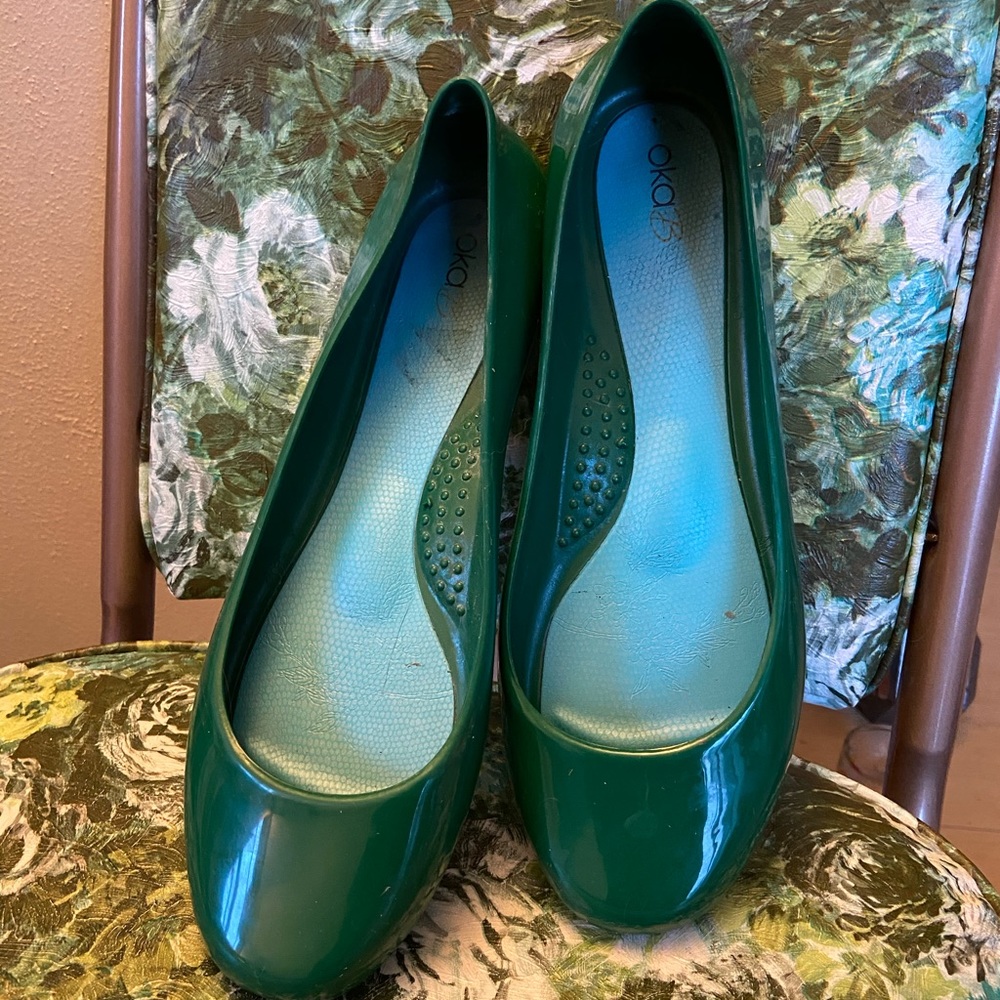 Green Oka B shiny ballet flats size 10